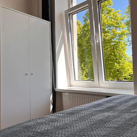 Cozy With Free Backyard Parking - Near Old Town! Riga