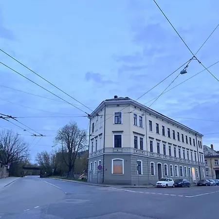 Cozy With Free Backyard Parking - Near Old Town! * Riga