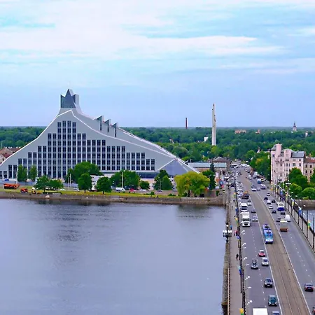 Cozy With Free Backyard Parking - Near Old Town! Lägenhet *