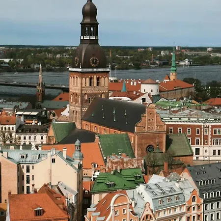 Cozy With Free Backyard Parking - Near Old Town! Appartement *