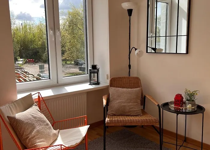 Cozy With Free Backyard Parking - Near Old Town! Riga