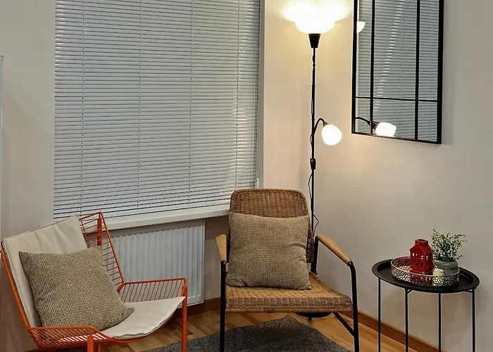 Cozy With Free Backyard Parking - Near Old Town! Dzīvoklis *