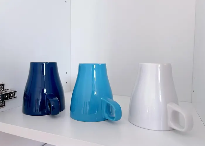 Dzīvoklis Cozy With Free Backyard Parking - Near Old Town!