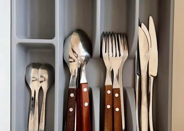 Cozy With Free Backyard Parking - Near Old Town! Dzīvoklis