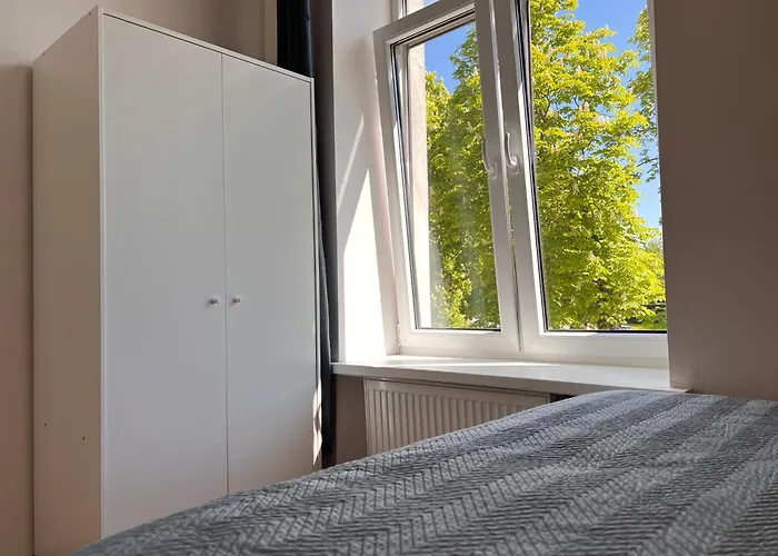 Cozy With Free Backyard Parking - Near Old Town! Riga