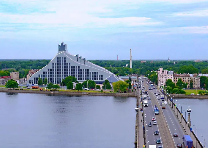 Cozy With Free Backyard Parking - Near Old Town! Dzīvoklis *