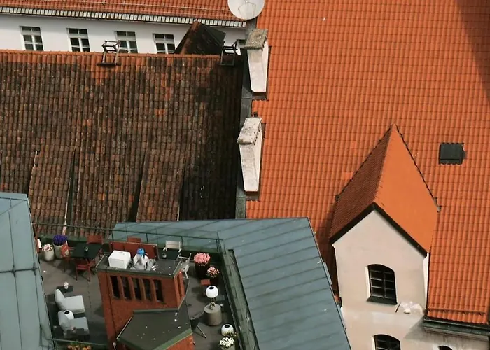 Cozy With Free Backyard Parking - Near Old Town! Riga