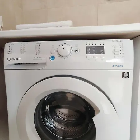 דירה Cozy With Free Backyard Parking - Near Old Town! *