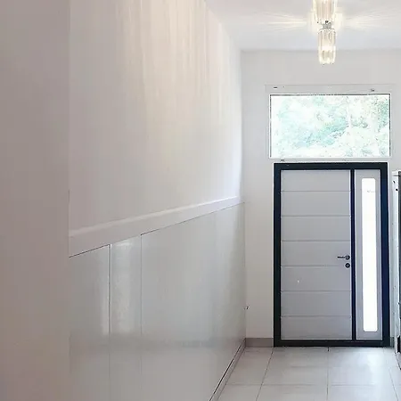 Cozy With Free Backyard Parking - Near Old Town! *